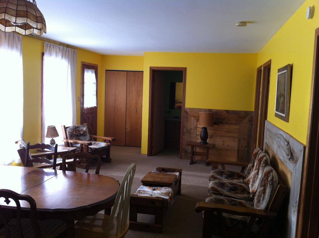Lake Dalrymple Resort Lagoon City Zimmer foto